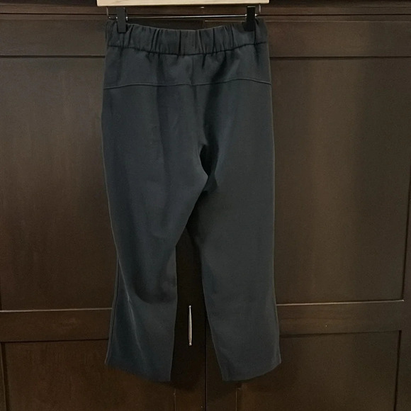 Lululemon On The Fly Crop *Woven 23” Pants -Black (4) - Picture 8 of 9